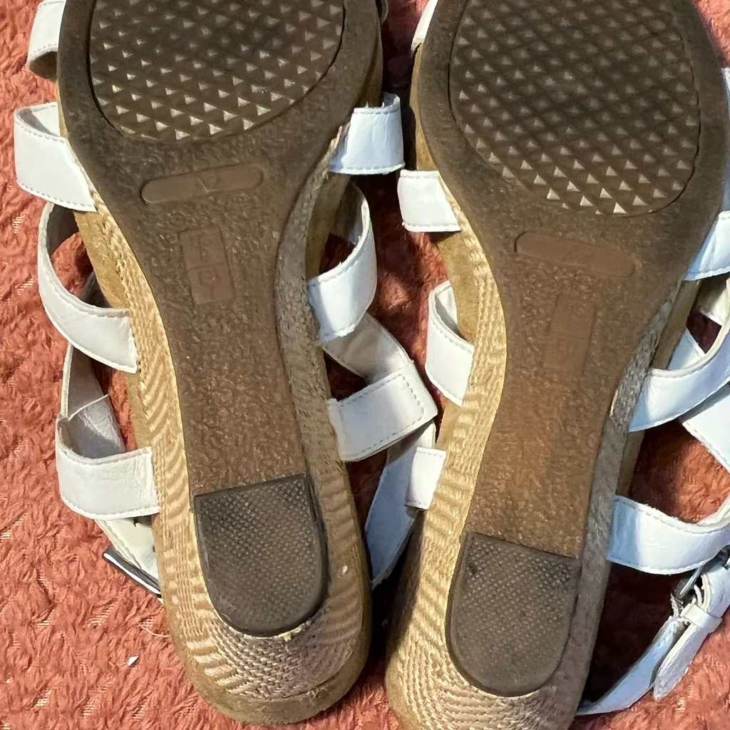AEROSOLES White Sandals Crisscross Straps Wedge Platform Heels SZ 9 Designer - Image 7