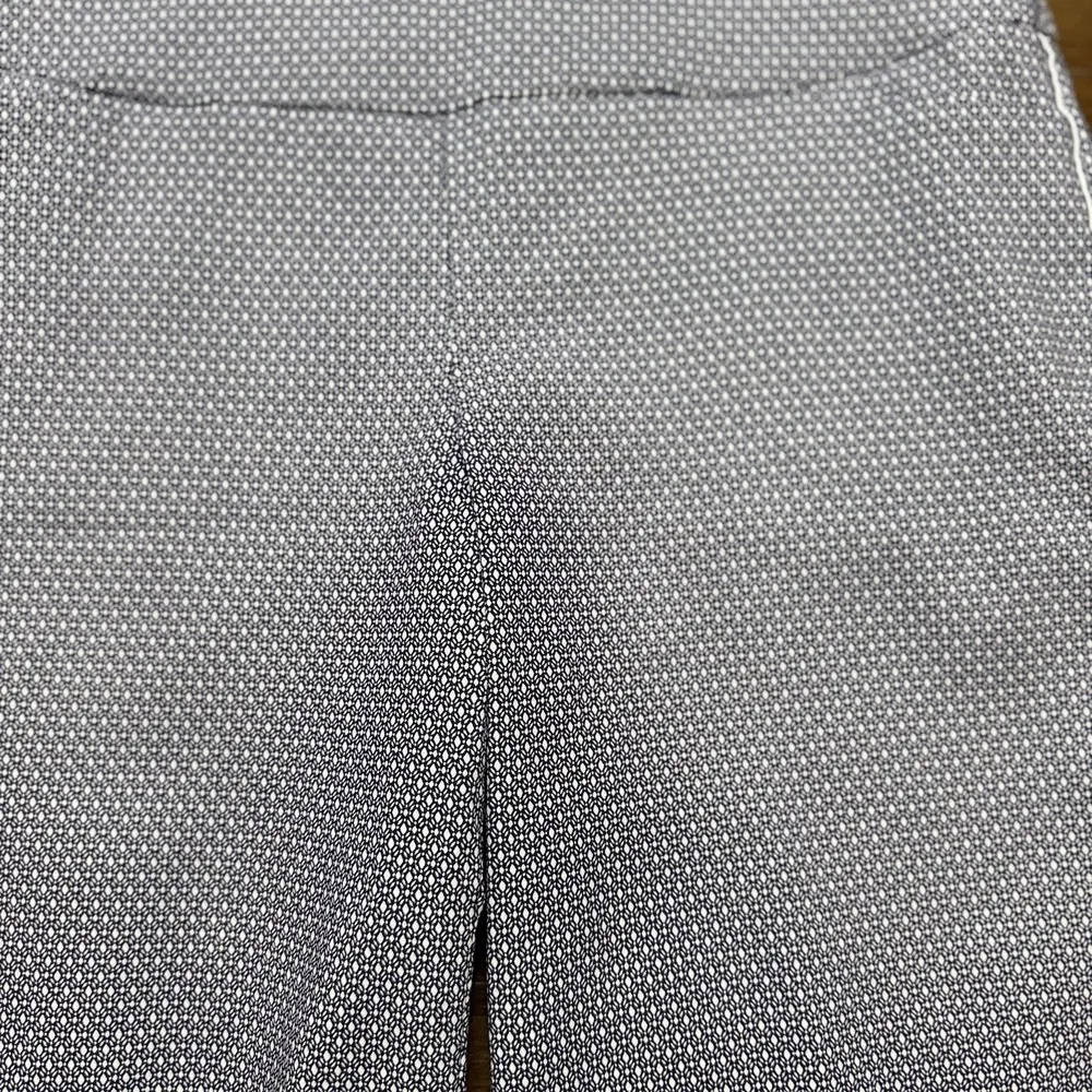 SWING CONTROL Womens Pull On 19" Golf Shorts Sz 10 @$145 BLK/White - Image 3