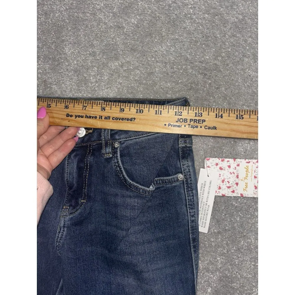 Free People Rita Cropped Flare Stretch Jean Mid Rise Frayed 24 x 26 Preowned NWT - Image 5