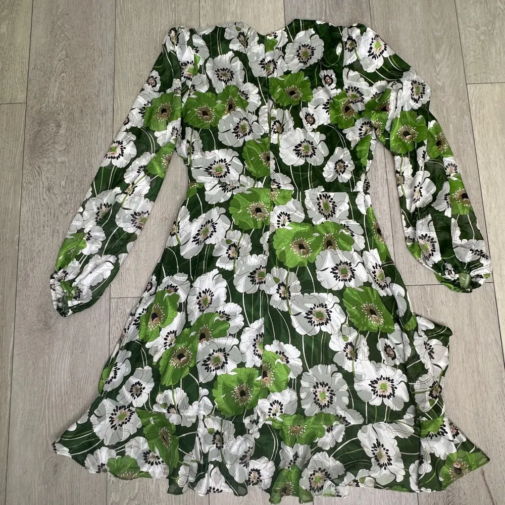 NWT ASTR The Label ruffle front dress green mini long sleeve floral flowy medium - Image 3