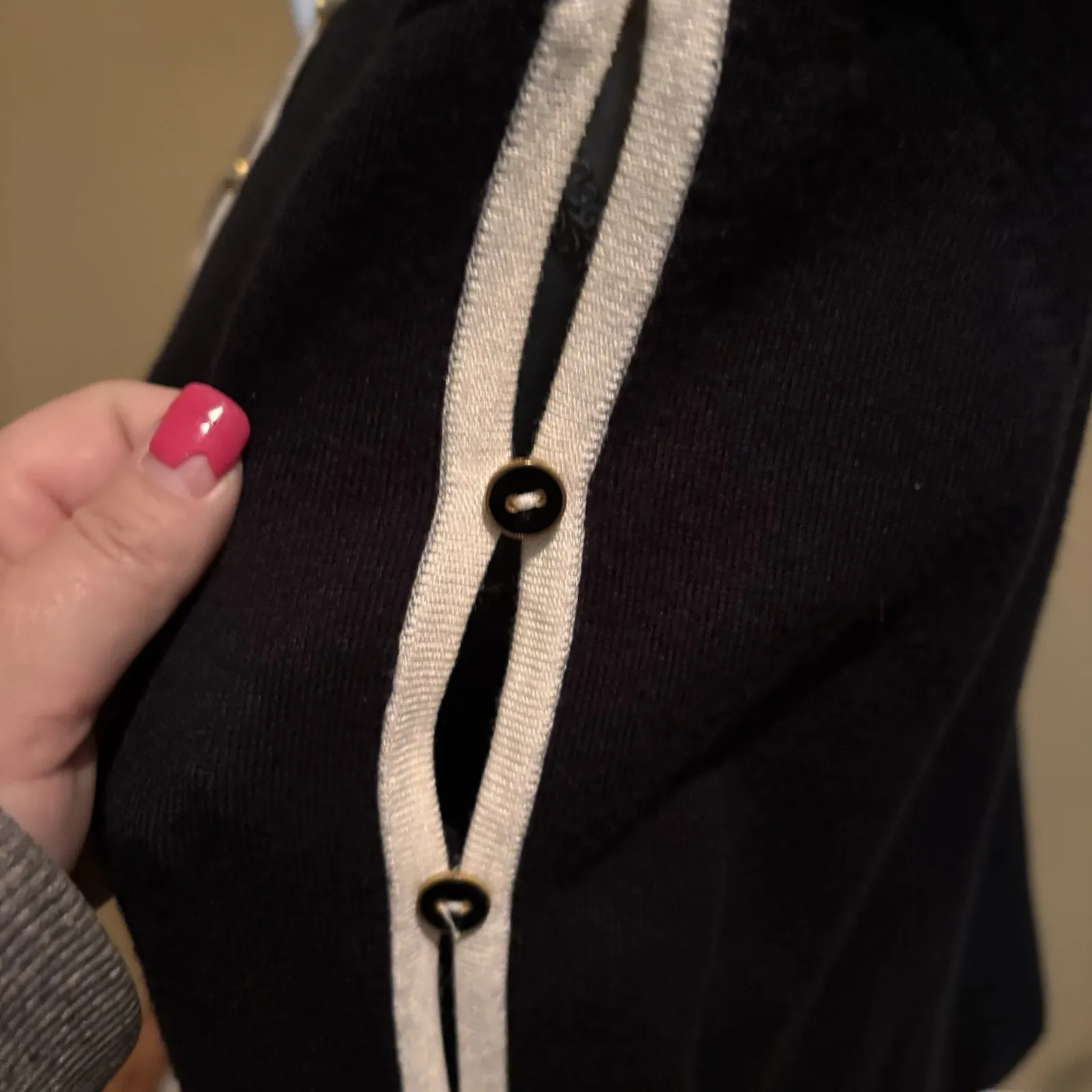 August Silk Two Tone Black Ivory Keyhole Knit Top Button Sleeve Womens Medium - Image 4