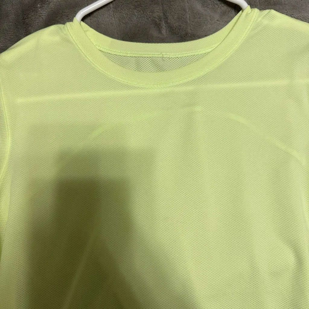 Lululemon highlighter green/yellow tshirt - Image 3