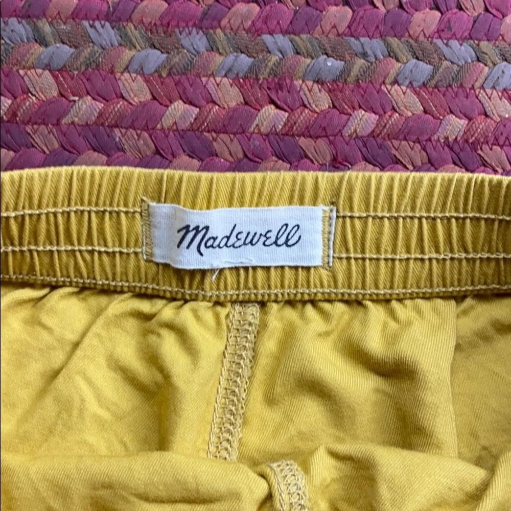 MADEWELL GOLDEN YELLOW BASIC SOFT PULL ON SHORTS - Image 2