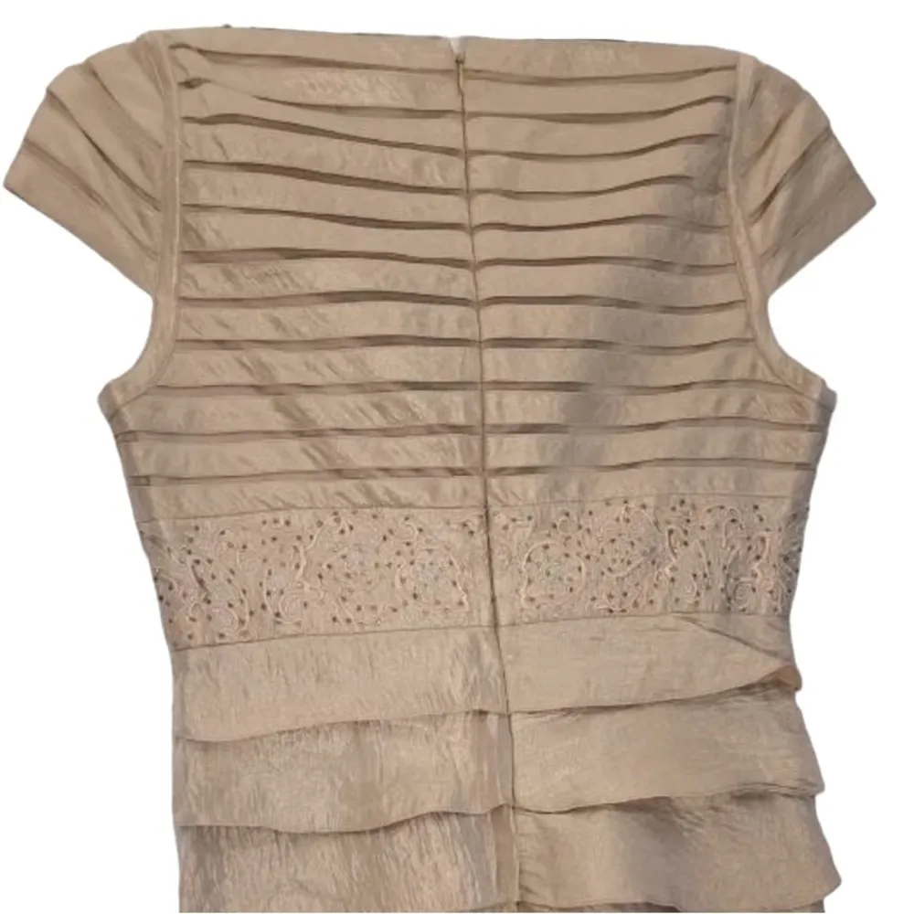 ADRIANNA PAPELL OCCASION CHAMPAGNE SHUTTER PLEATED BEADED SHORT CAP SLEEVE DRESS - Image 6