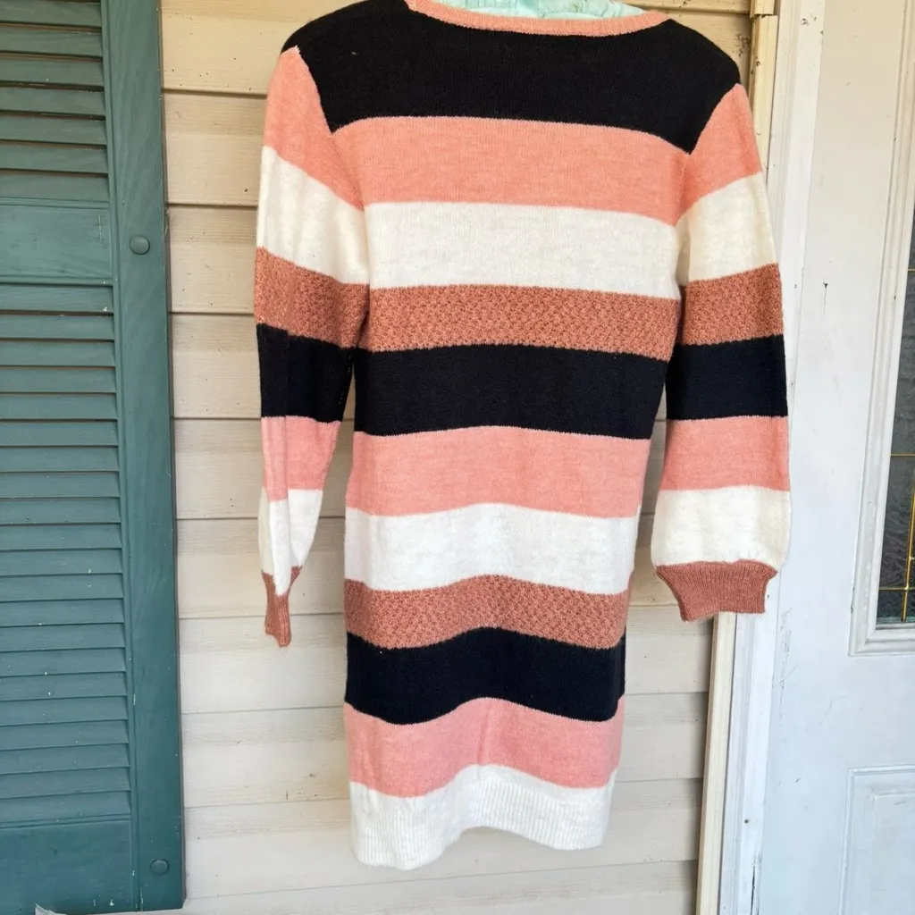 H&M Pink and Cream Sweater - Image 4