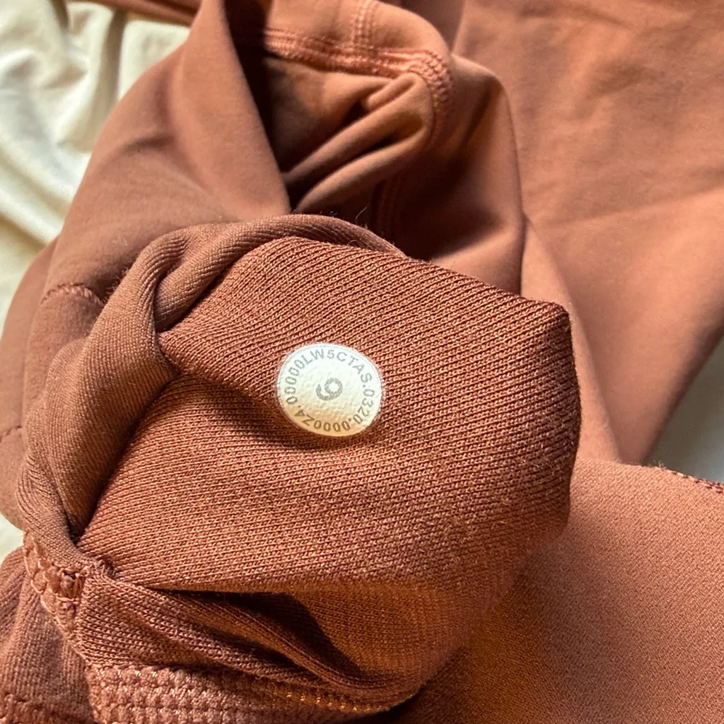 Worn once lululemon align 25” ancient copper size 6 - Image 4