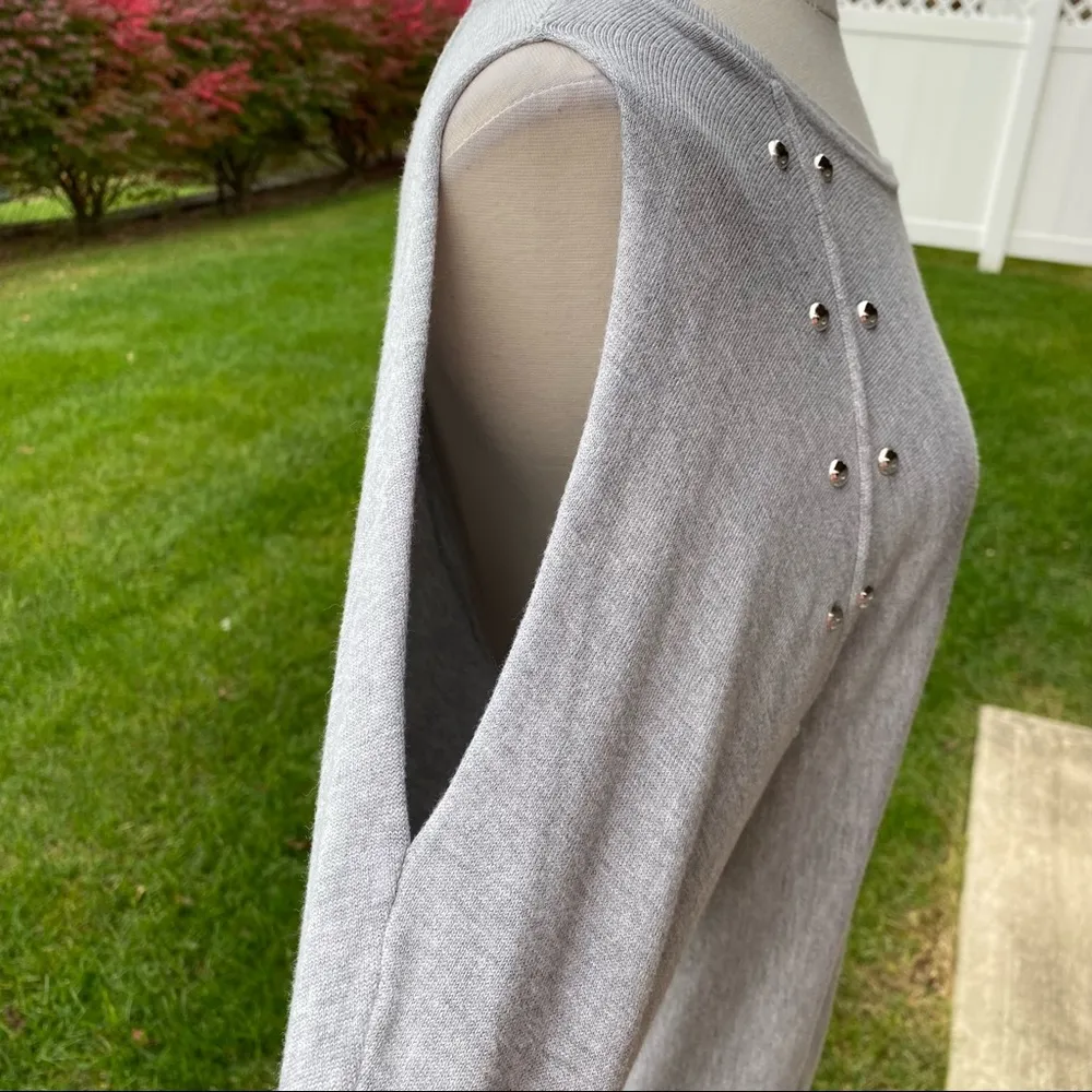 Jennifer Lopez Studded Cold shoulder Sweater - Image 11