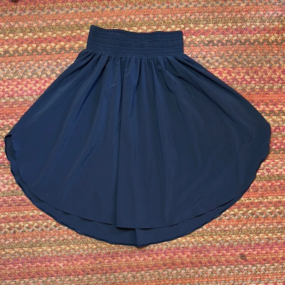 LULULEMON EVERYDAY NAVY FLOWY MIDI SKIRT - Image 2