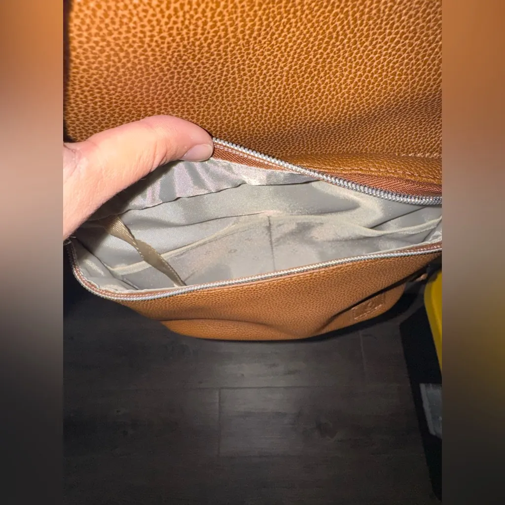 Samsonite Women’s Everyday Leather Backpack Brown - Image 6