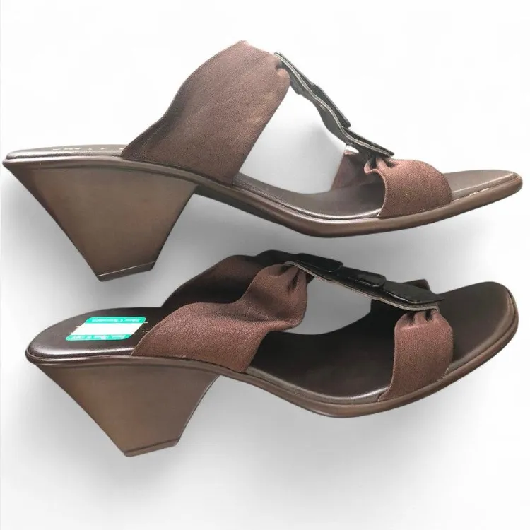 Italian Shoemakers Women’s Dark Brown Bow Sandals Size 9 - Image 4