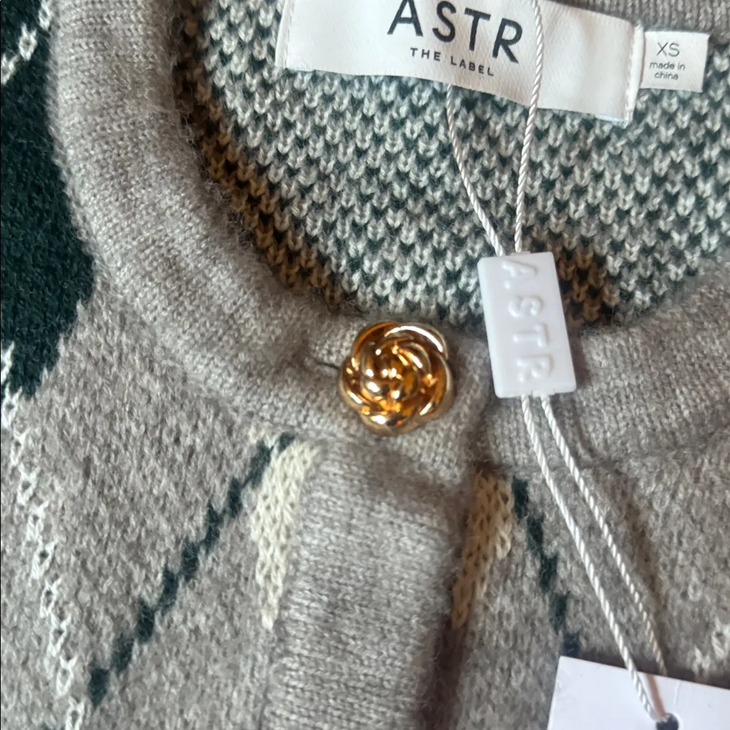 ASTR Argyle Diamond Pattern Cardigan - Image 3