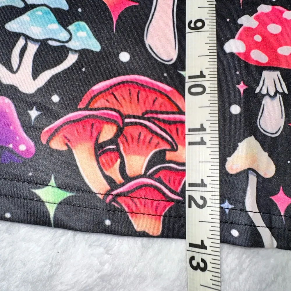 Magic Mushrooms crop top 🍄✨ Size XL - Image 8