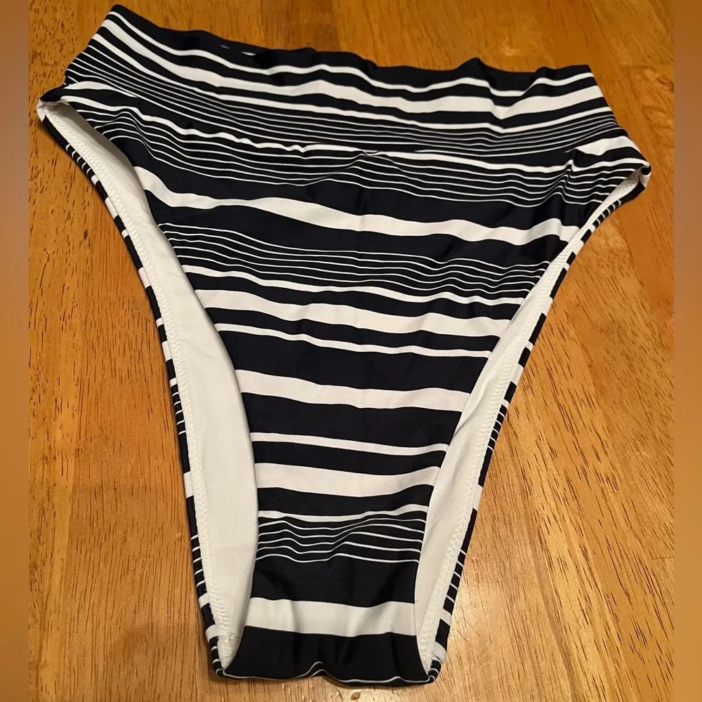 longline bikini top in white and blue stripes, size Medium. - Image 3