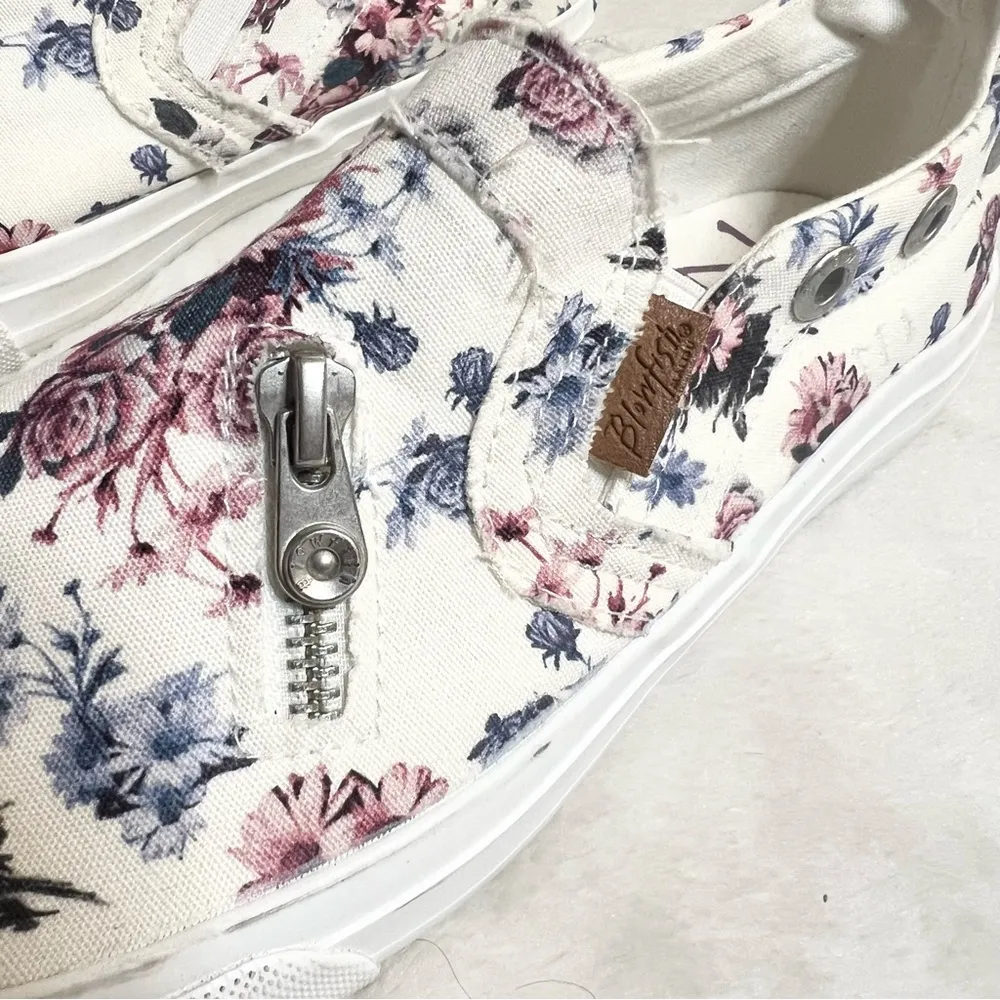 Blowfish White Floral Canvas Slip-On Sneakers Size 7.5 Mariachi White Pink Blue - Image 4