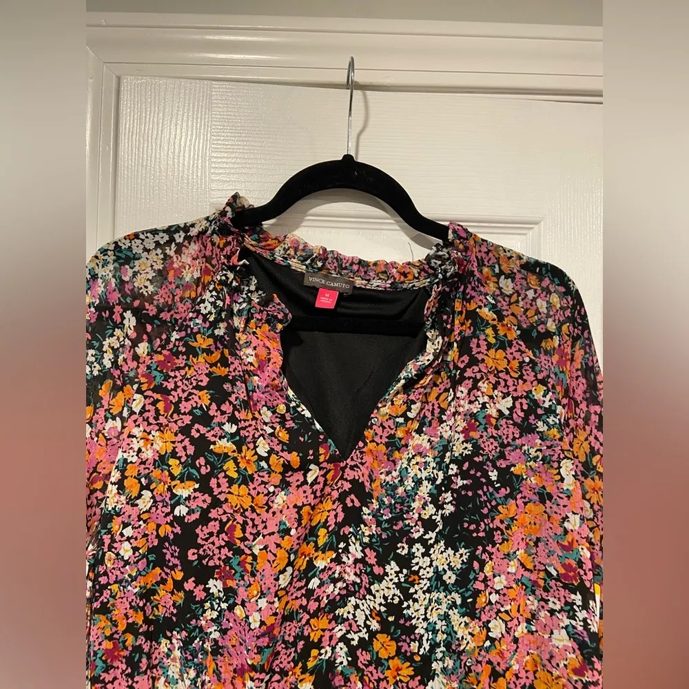 NWT Vince Camuto Size M Black Floral Ruffle Flowy Long Sleeve Sheer Mini Dress - Image 4