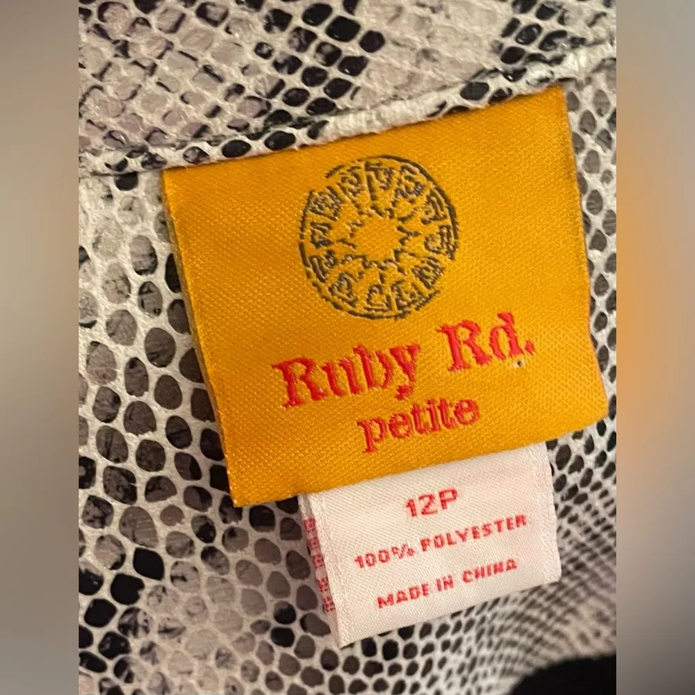 Ruby Rd - Snake print‎ white and gray jacket Size 12 - Image 5