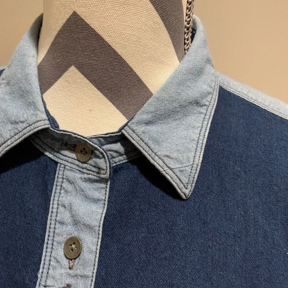 Madewell Two-Tone‎ Chambray Button Up Blouse - Image 3