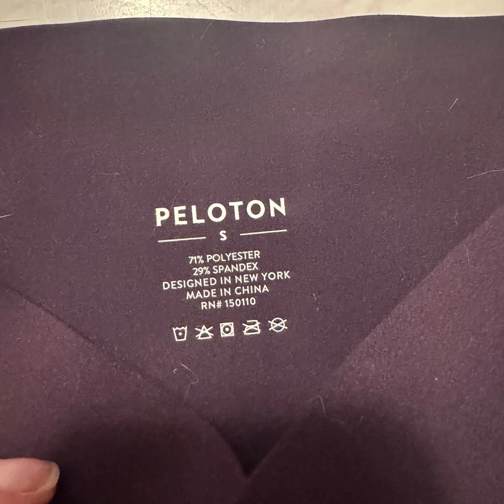 Women's Purple Peloton bike Shorts cadent cross front 7” Small - Image 6