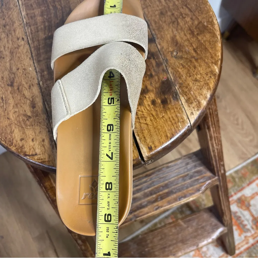 Reef Women's Gold Slide Sandals Size 8 - Image 8