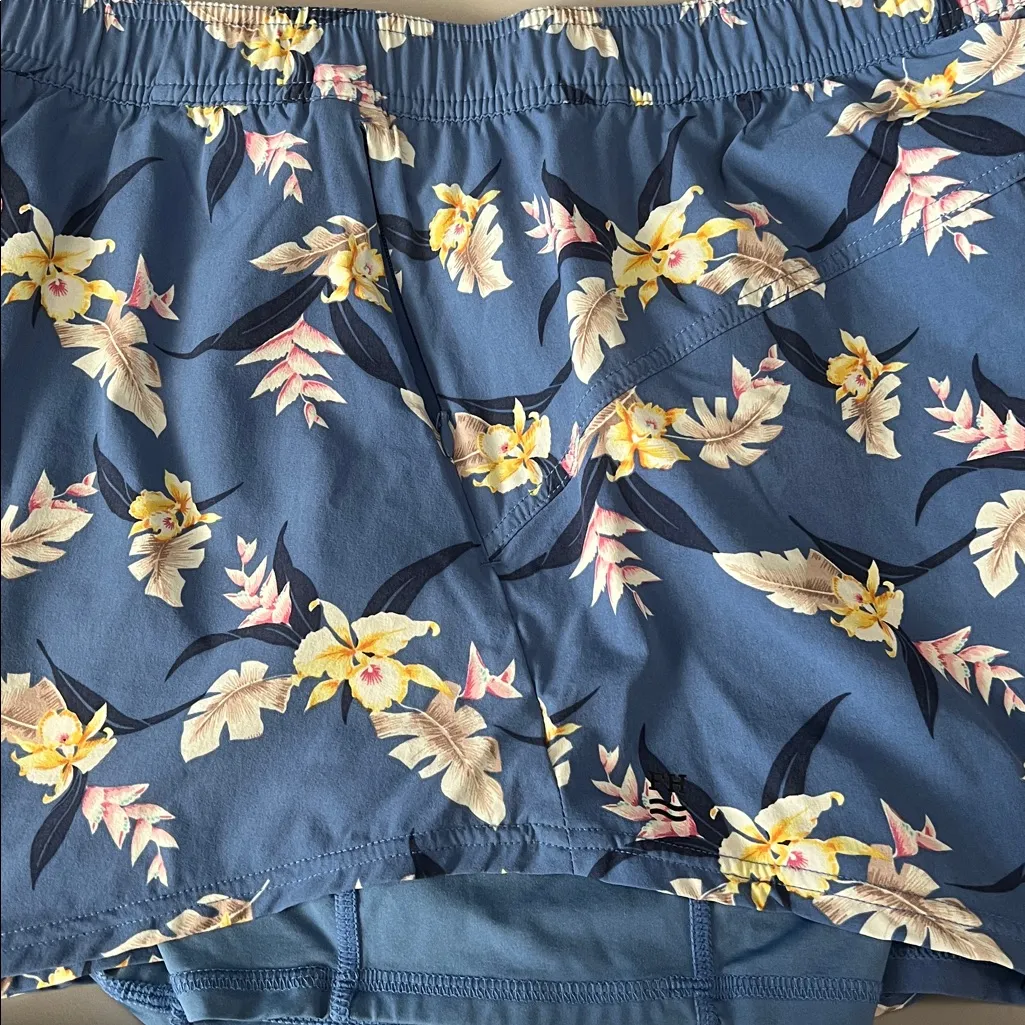 Fair Harbor Corliss Shorts Blue Floral Size Large - Image 6