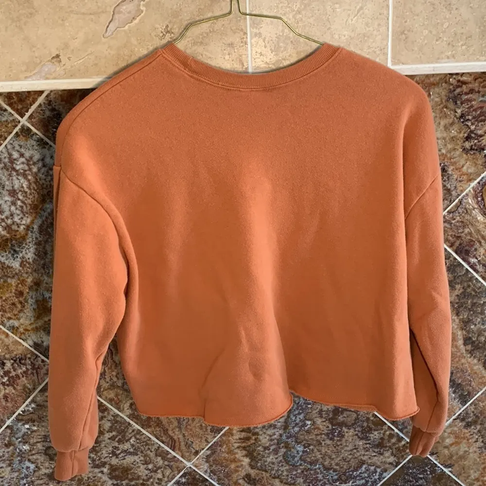 Smiley World Spread Kindness Rust Ora Cropped Pullover Sweatshirt Size L Size L - Image 4