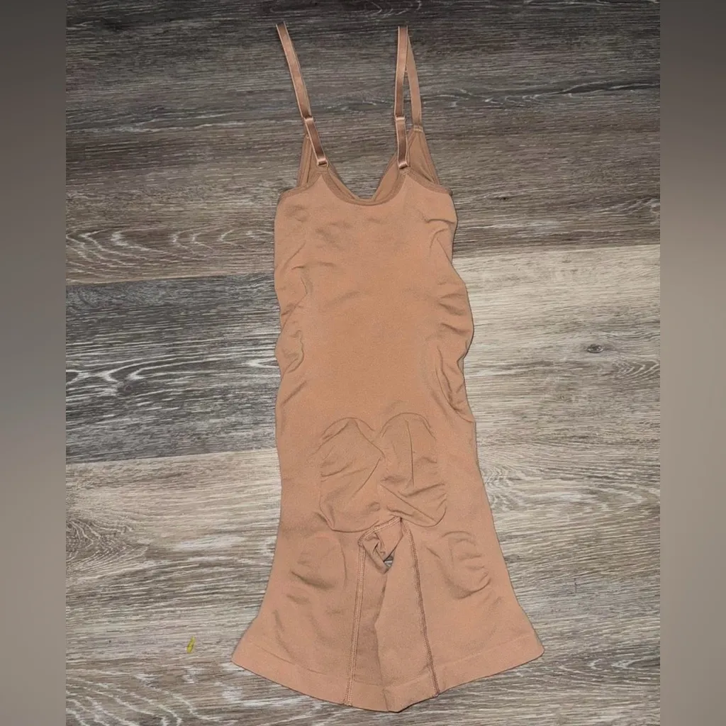 Beige Compression Shapewear Bodysuit with Pee Hole - Image 4