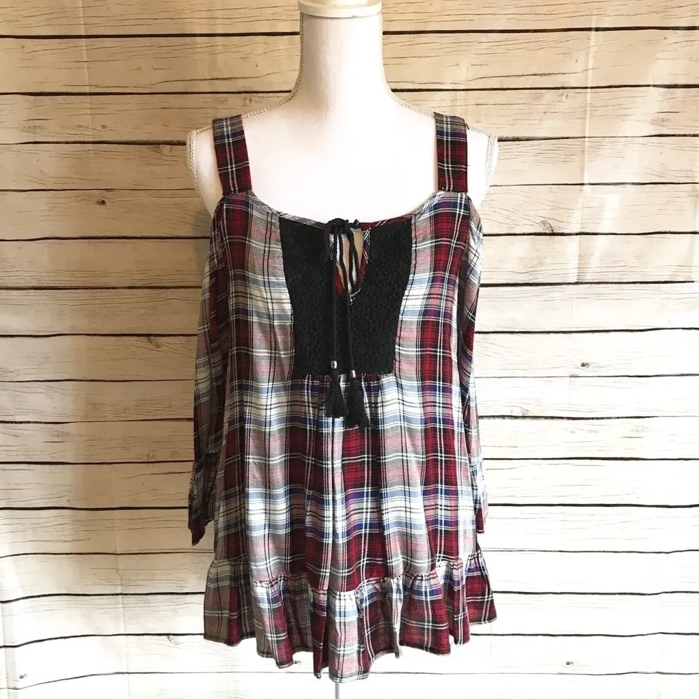 DR2 By Daniel Rainn Cold Shoulder Plaid Top Size M - Image 2