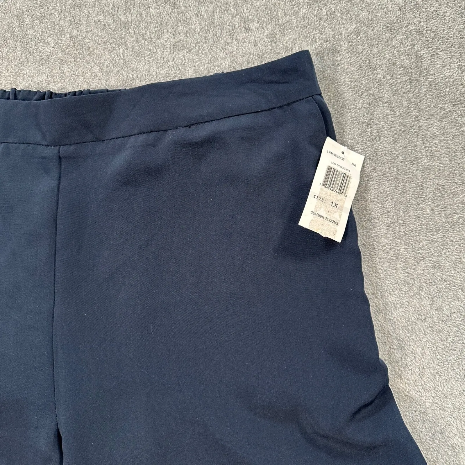 Gibson Latimer Shorts Women's 1X High Rise Flat Front Navy Blue Satin Stripe - Image 2