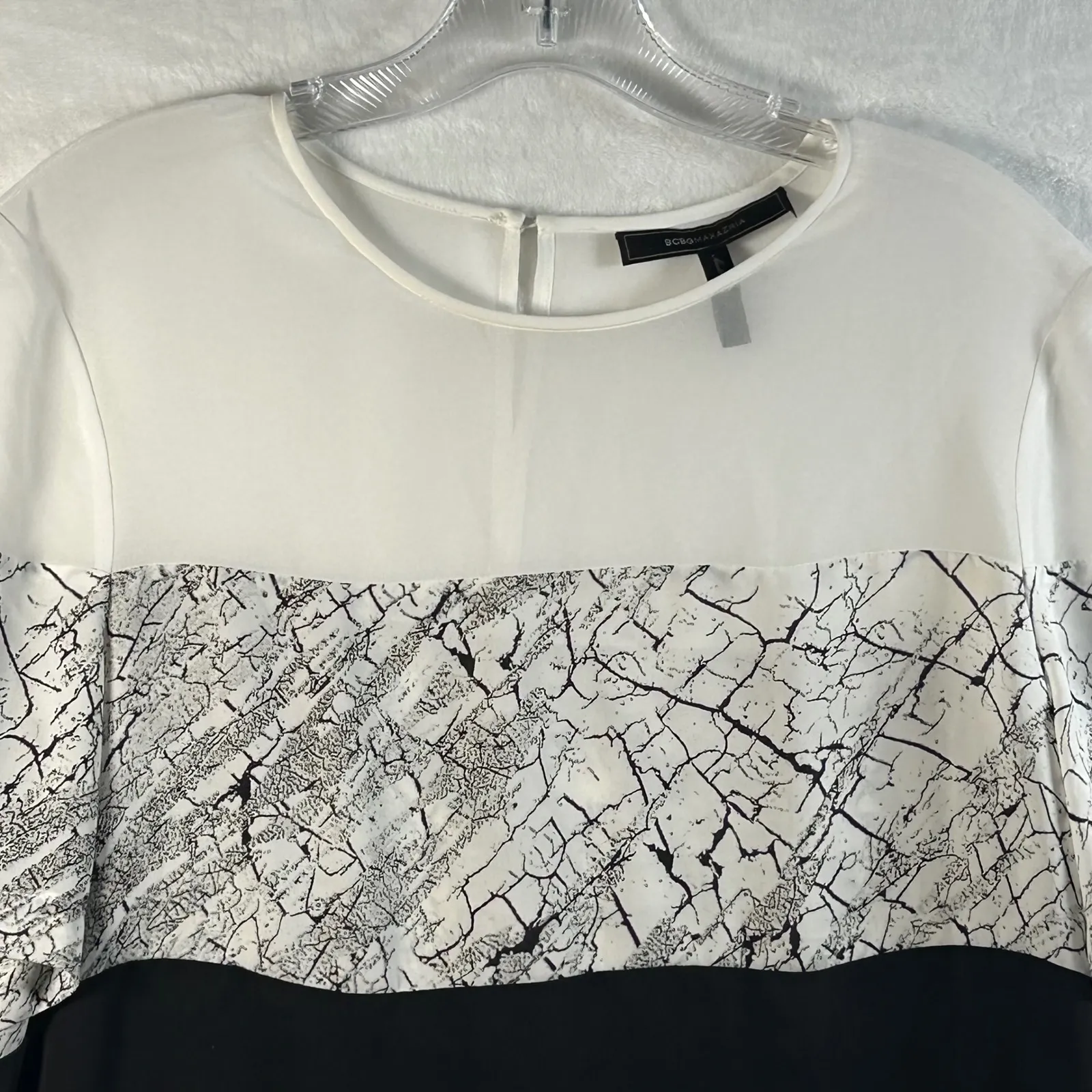 BCBGMAXAZRIA Caleste Black White Graphic Print Color Block Top M - Image 2