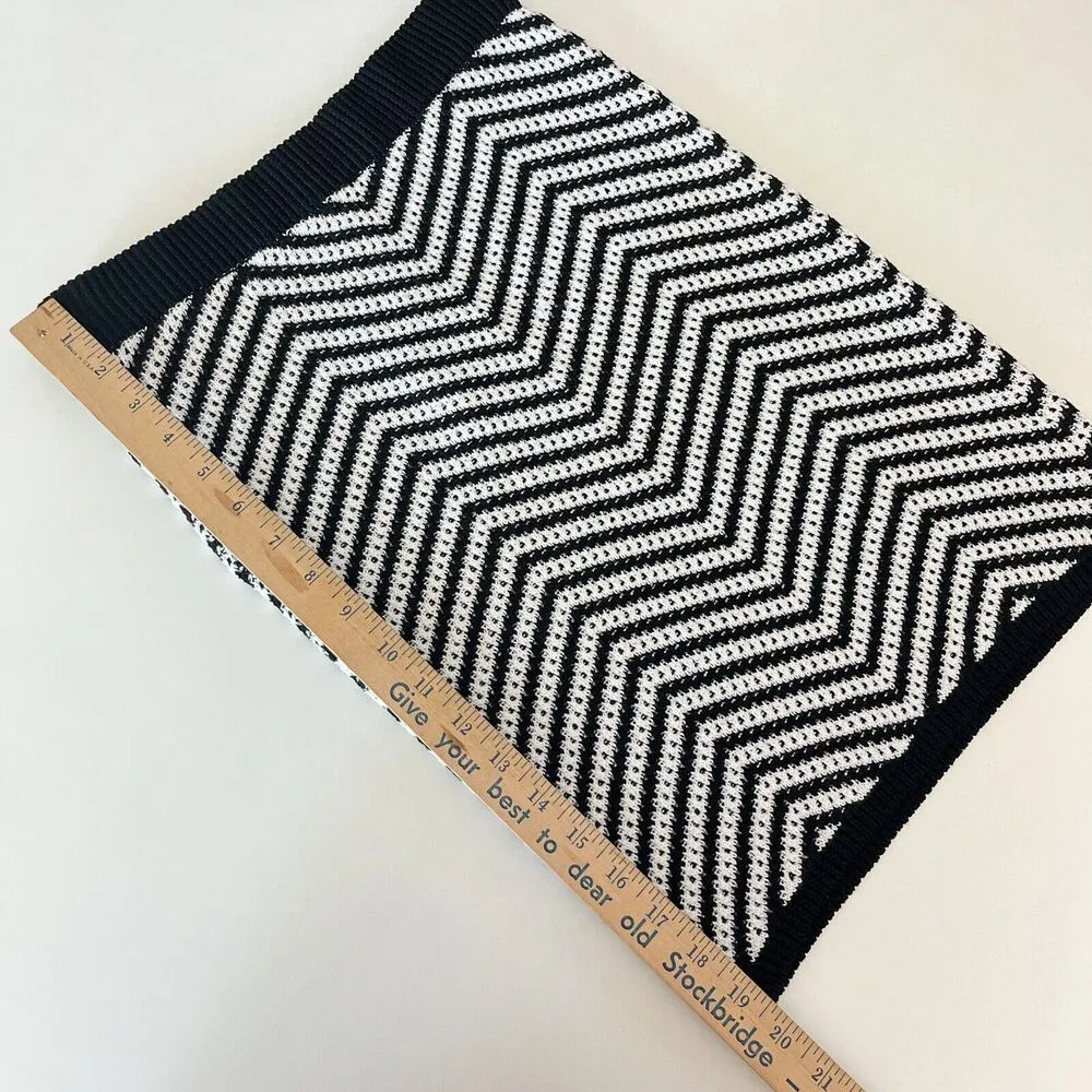 New Steve Madden Pinstripe Black White Elasticity Knitting Skirt 26” Waist Sz S - Image 6