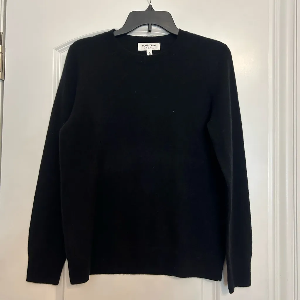 Nordstrom 100% Cashmere Sweater - Image 2