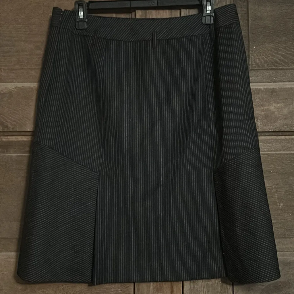 Loft pleated skirt size‎ 8 - Image 2