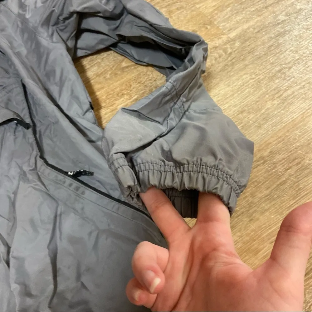 Nike  Pullover Size Medium - Image 5