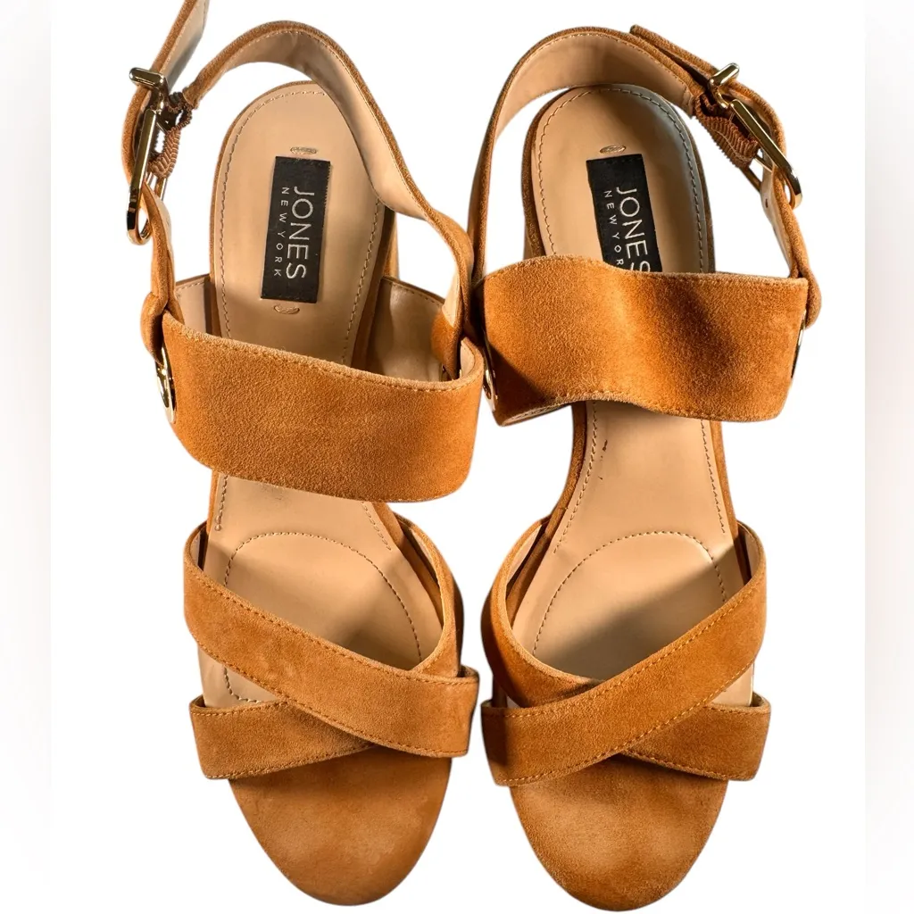 Jones New York Jasmine Suede Block Heel Sandals Tan Beige 3.5in Size 8.5 in EUC - Image 4
