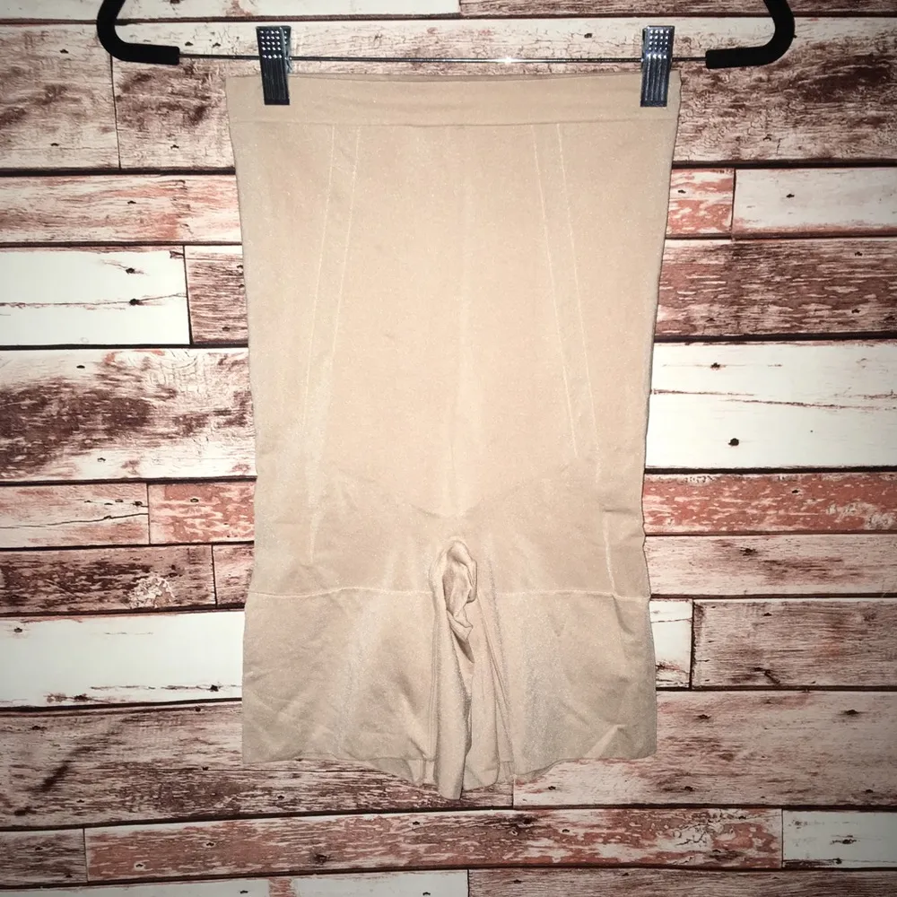SPANX Oncore High Waisted Mid Thigh Short Nude - Image 3