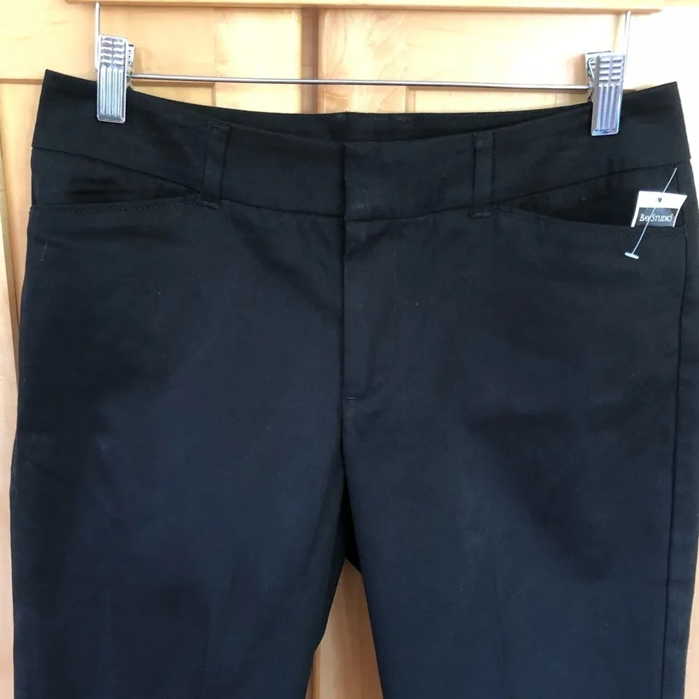 Bay Studio Petite black Capri Pants size 8P - Image 2