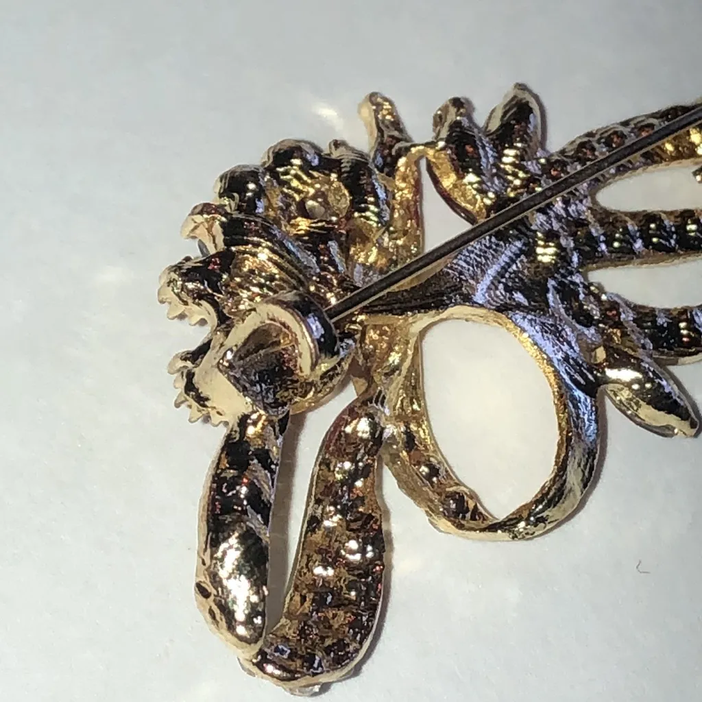 Elegant Gold Tone and Pink Rhinestone Floral Brooch - Image 5