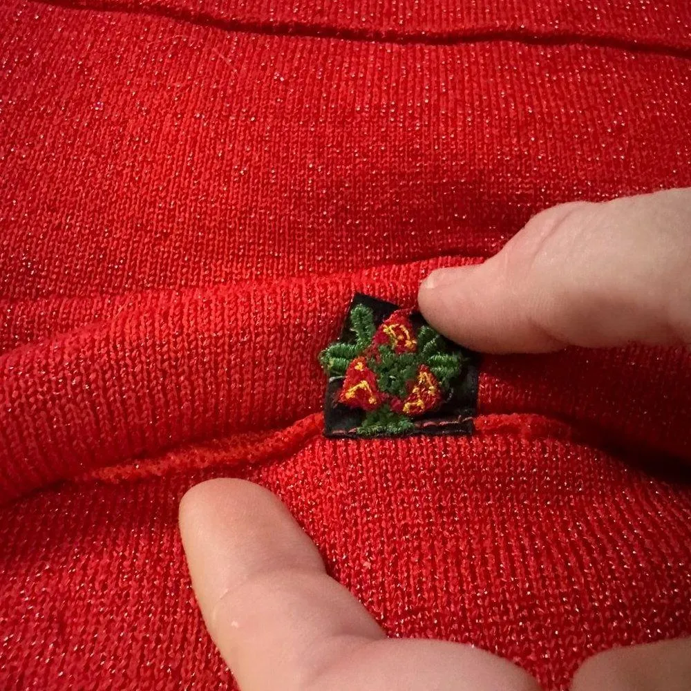 NWT red sparkly knit mini skirt. - Image 3