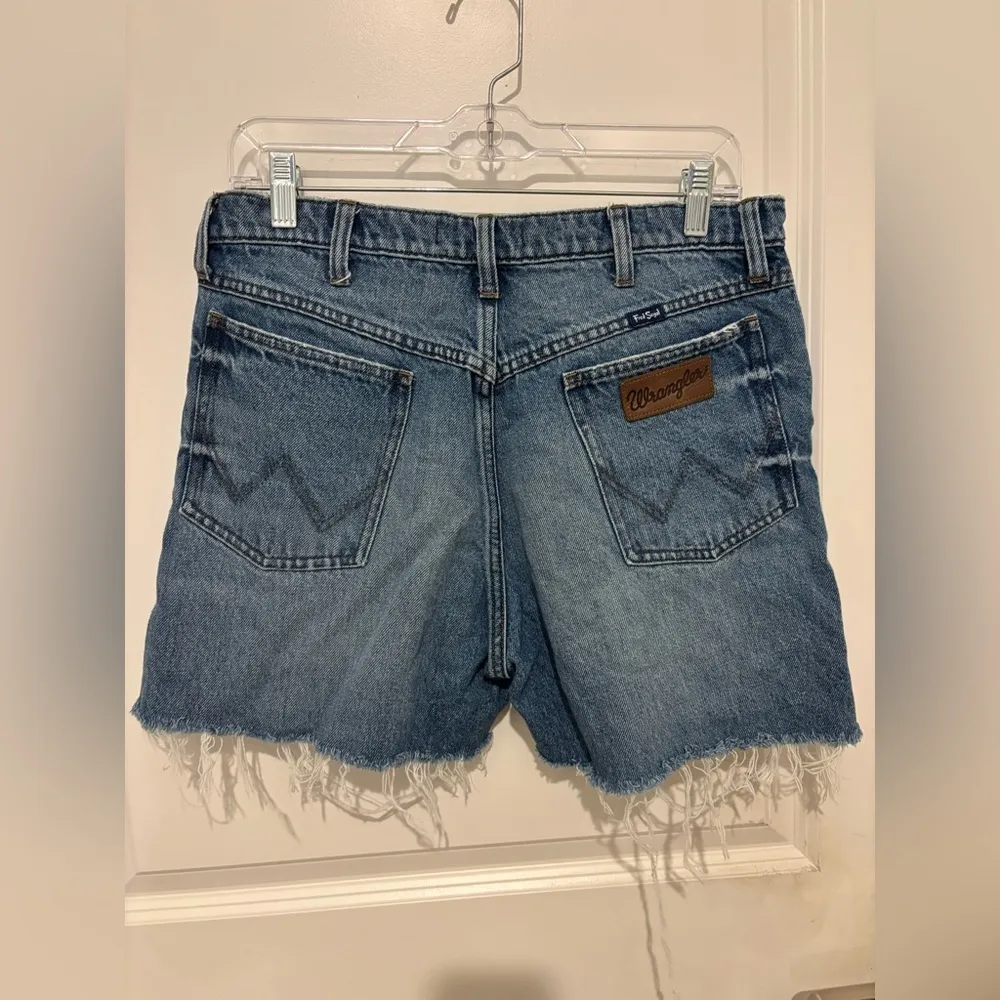 Wrangler Fred Segal women’s cut off shorts 30” waist - Image 3