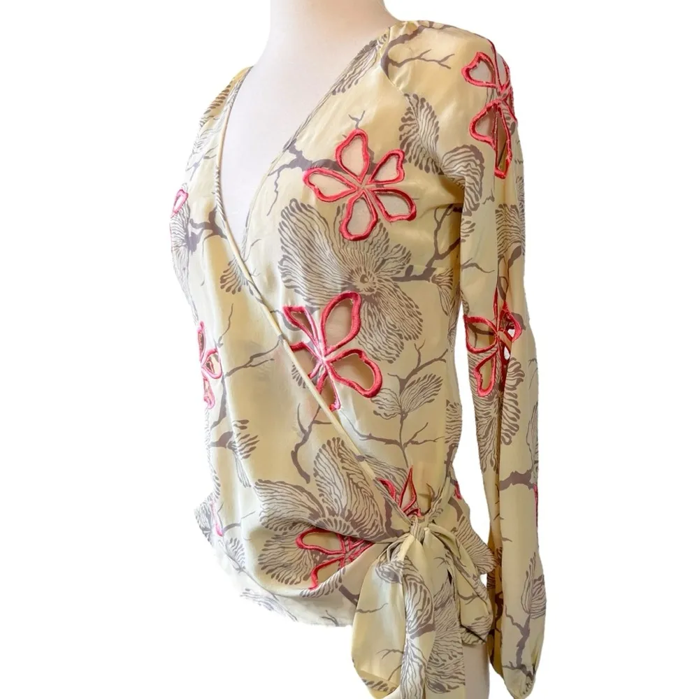 Vintage Lillie Rubin 100% Silk Wrap Top w/ Embroidered Cut Out Flowers Yellow - Image 6
