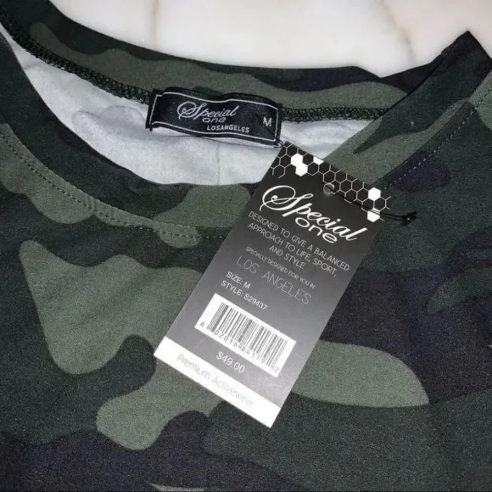 Women's Camo 2 Piece Matching Crop Top & Biker Shorts Set Green Size M - Image 2