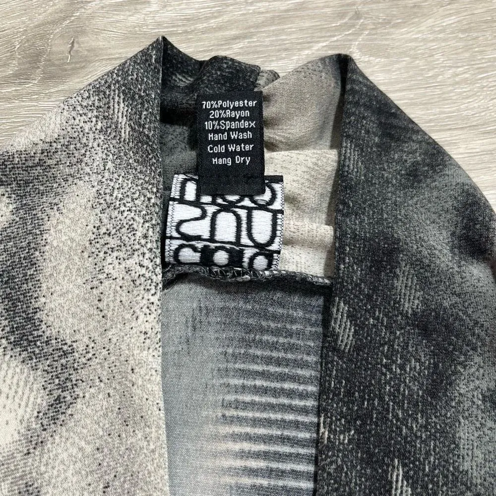 Clara Sunwoo Artsy 3/4 Sleeve Sharkbite Hem Tunic Top Women’s Size Medium Black - Image 5