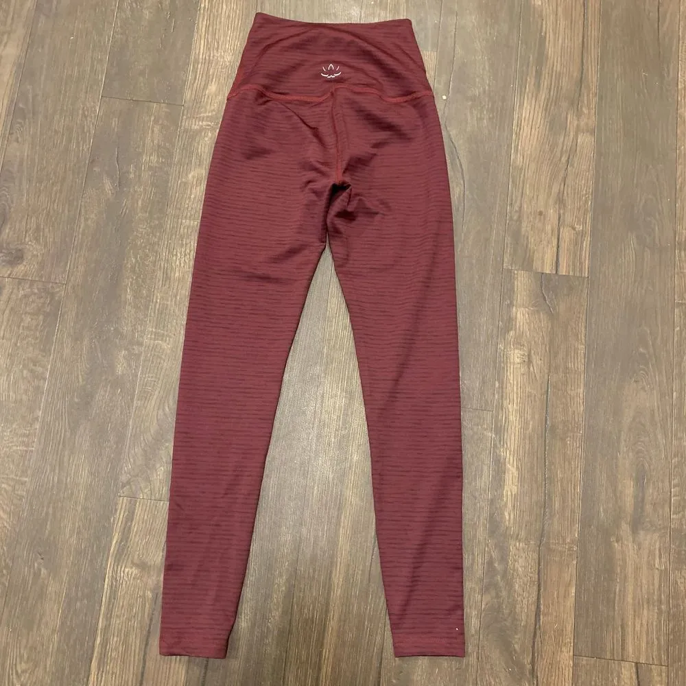 Beyond Yoga XS True to Stripe performance burgundy and thin black striped athlet - Image 3