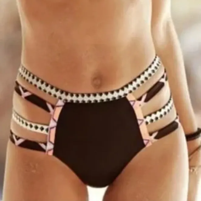 VICTORIA’S SECRET Aztec design, strappy bikini bottoms, size S/P - Image 2