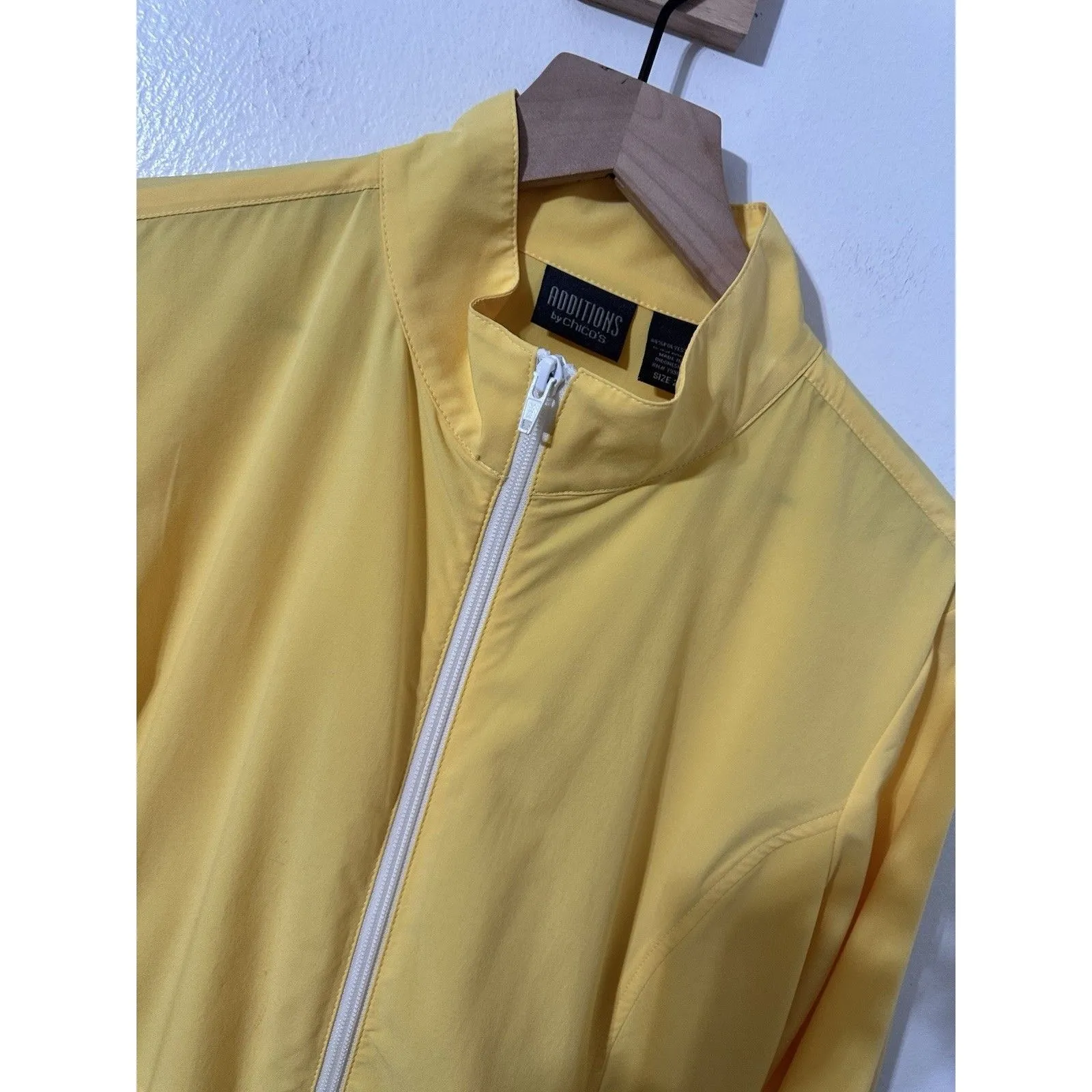 Additions By Chico’s Size 2/Large Yellow Athleisure Zipped Jacket W/Zip Pockets - Image 3