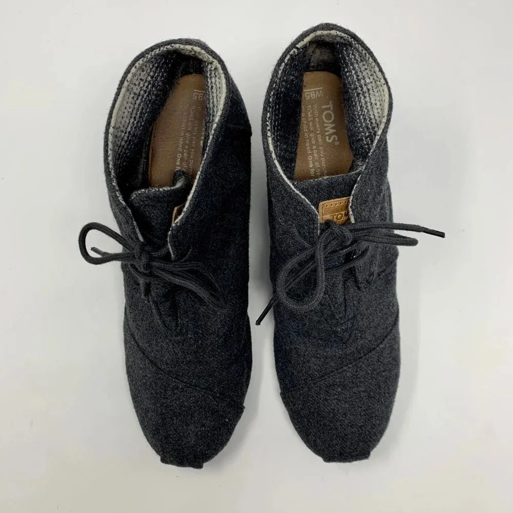Toms Grey‎ Wool Desert Wedge Booties Laceup - Image 2