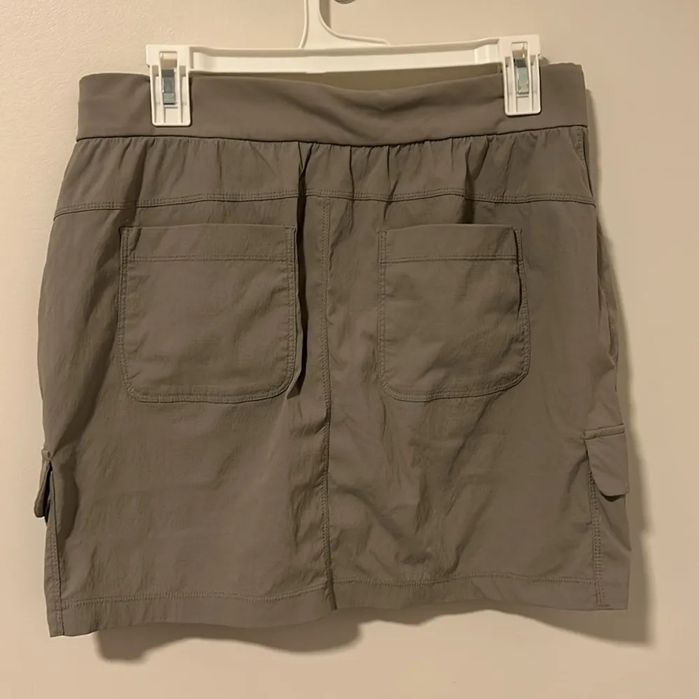 Athleta Gray Cargo Skort Hiking Running Athletic Travel Size 6 - Image 3