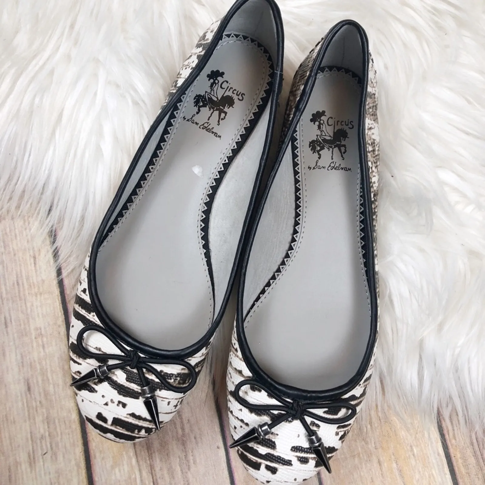 Circus by Sam Edelman Women's Ali Spiked Slip On Ballet Flats Size 6 - Image 2