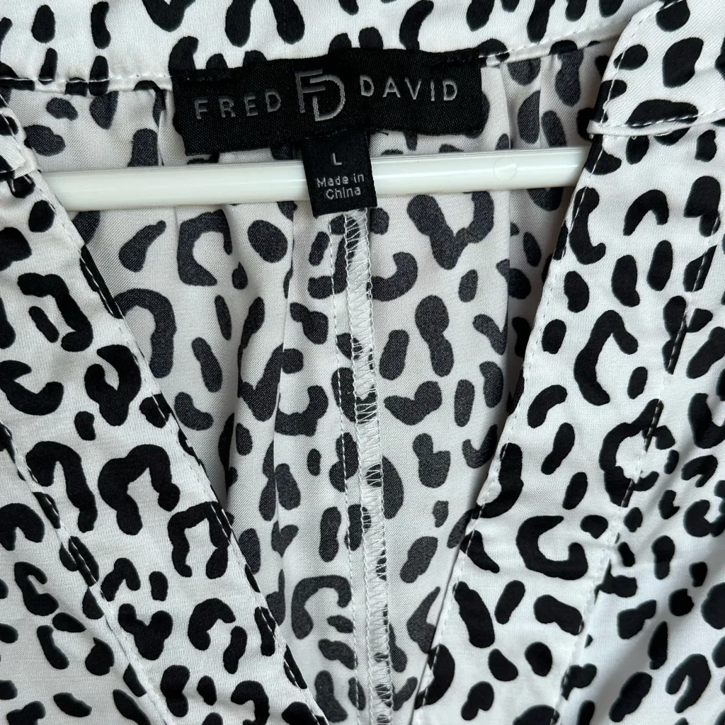 Fred David Women’s Leopard Print V-Neck Long Sleeve Blouse Top Button Cuff - Image 2