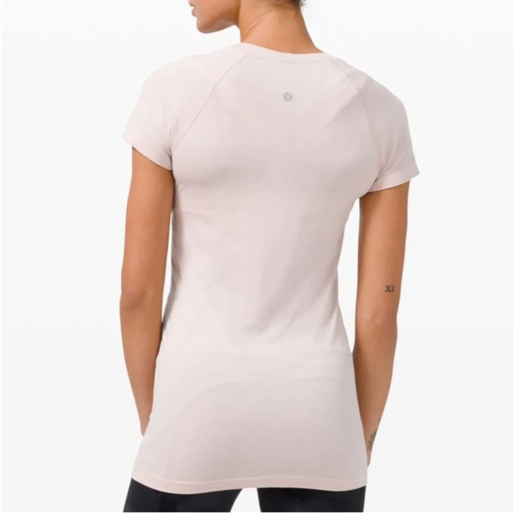 Lululemon Swiftly Tech Short Sleeve 2.0 - Image 2